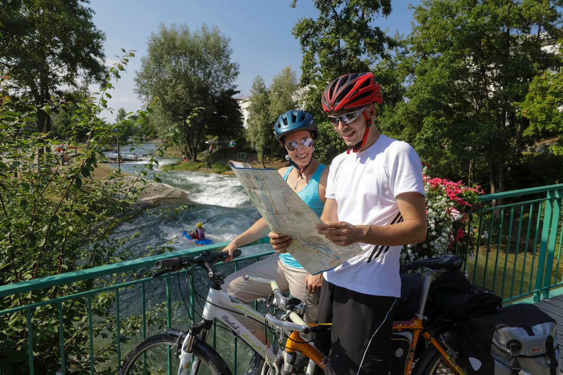 Découvrir 3 pays à vélo